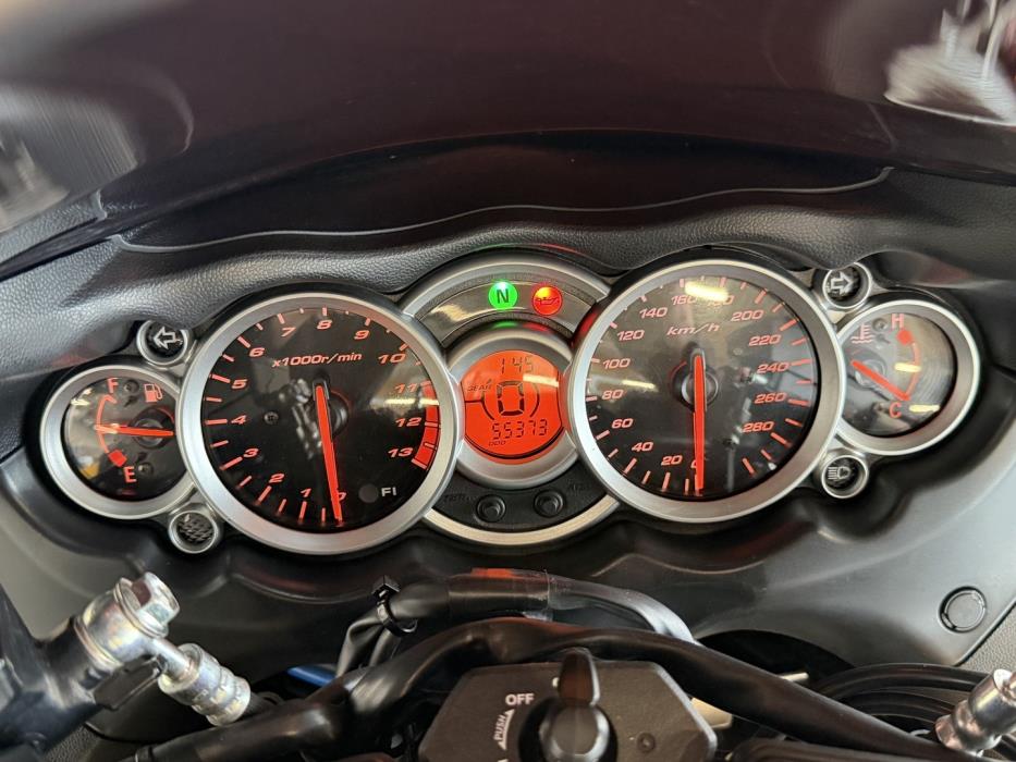 SUZUKI GSX 2011