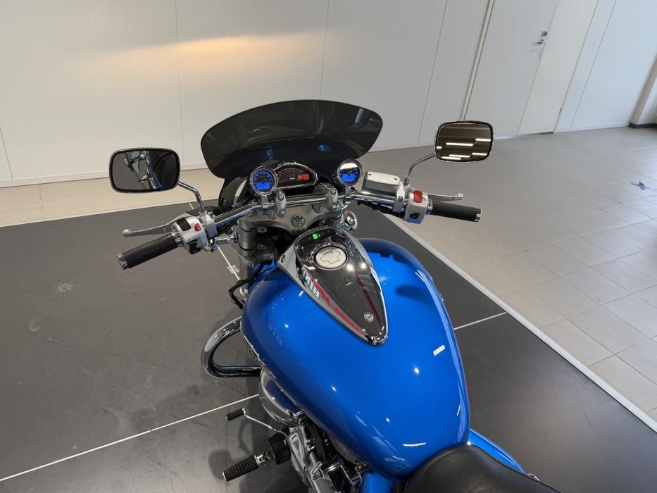 SUZUKI INTRUDER 2010