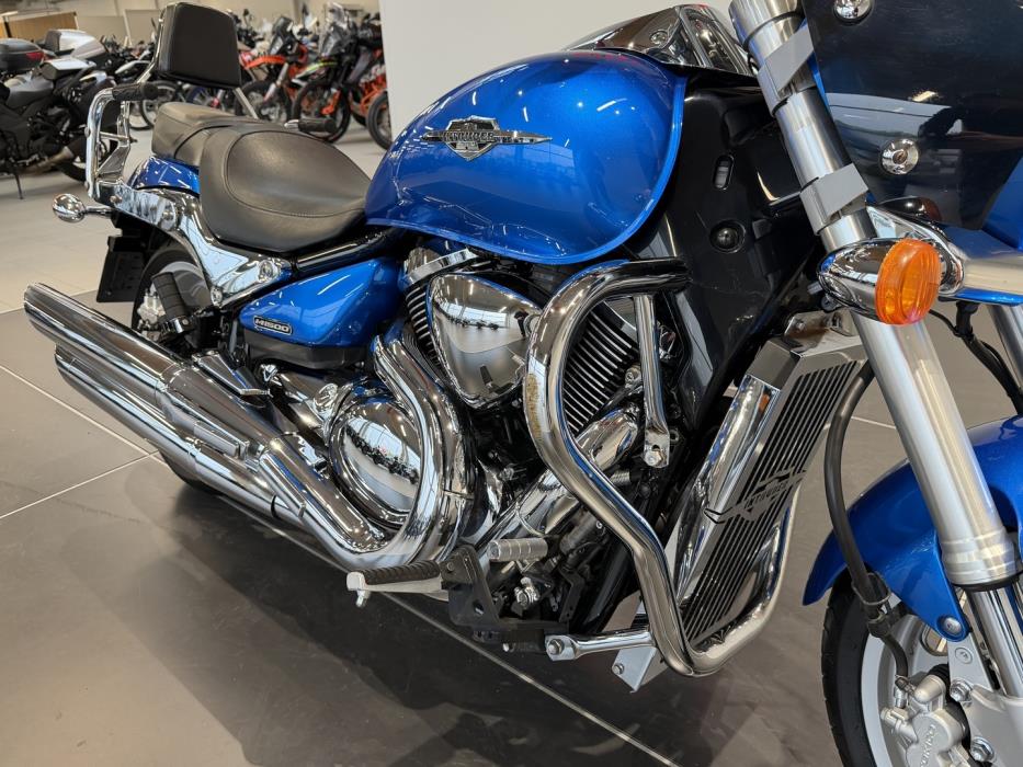 SUZUKI INTRUDER 2010