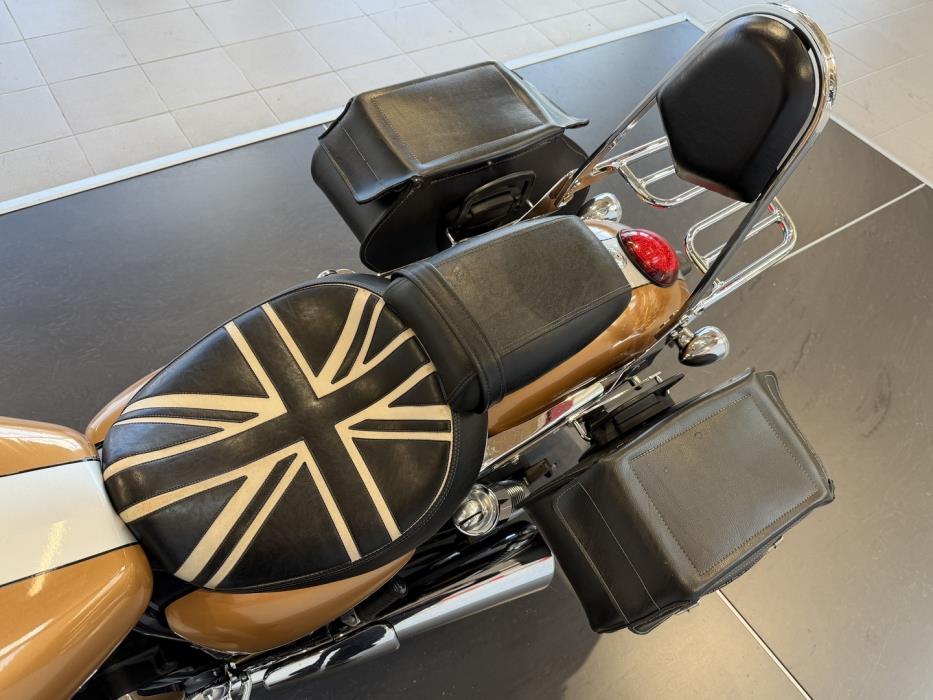 TRIUMPH Thunderbird 2010