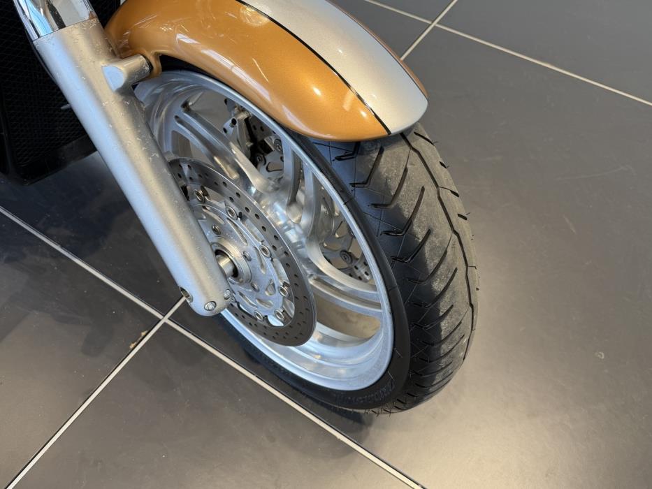 TRIUMPH Thunderbird 2010