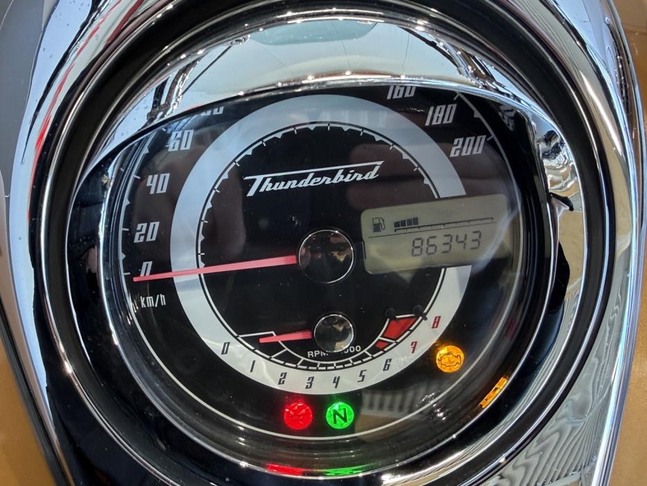 TRIUMPH Thunderbird 2010