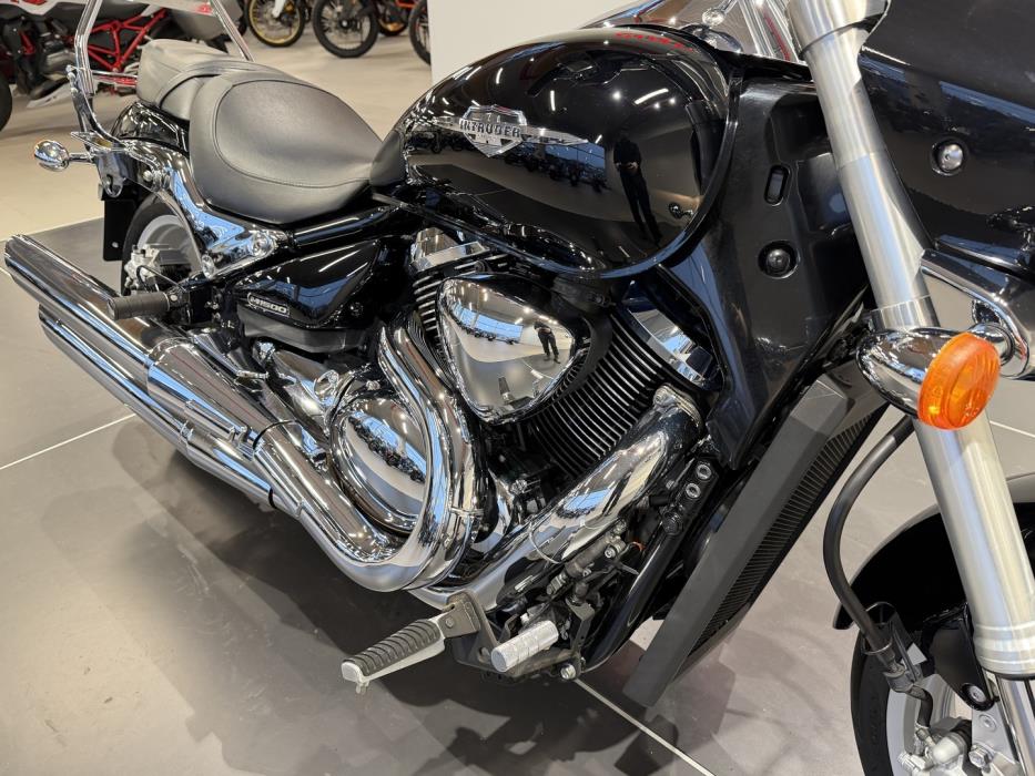 SUZUKI INTRUDER 2012