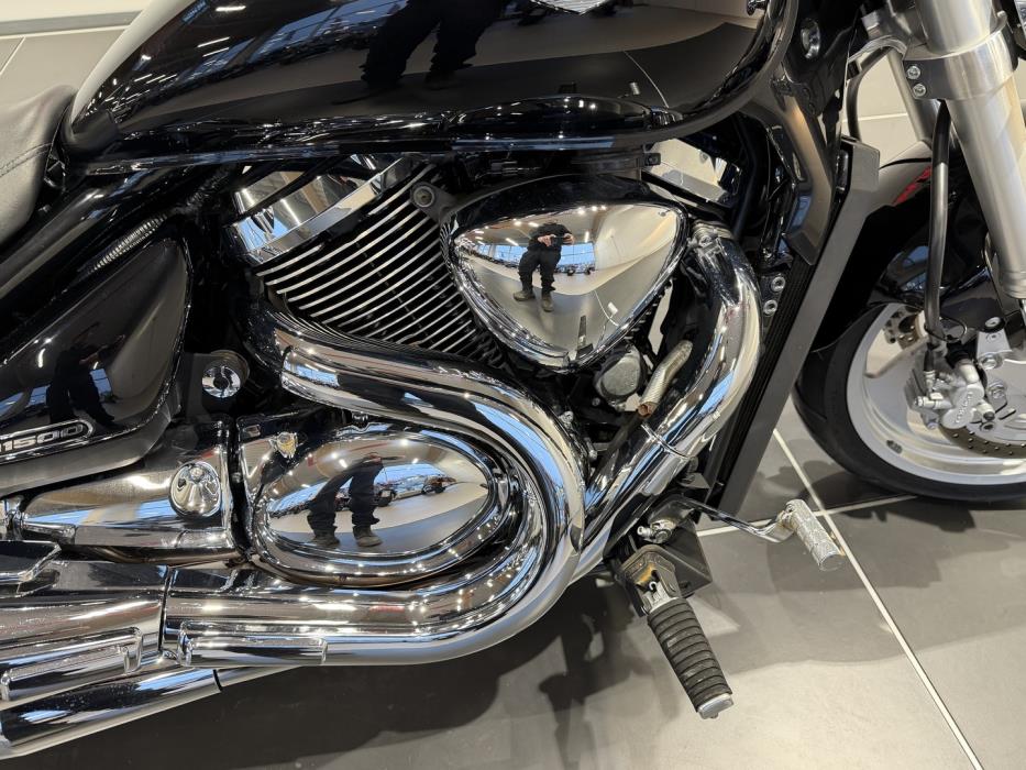 SUZUKI INTRUDER 2012