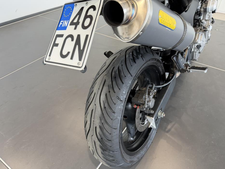 HONDA CB 2003