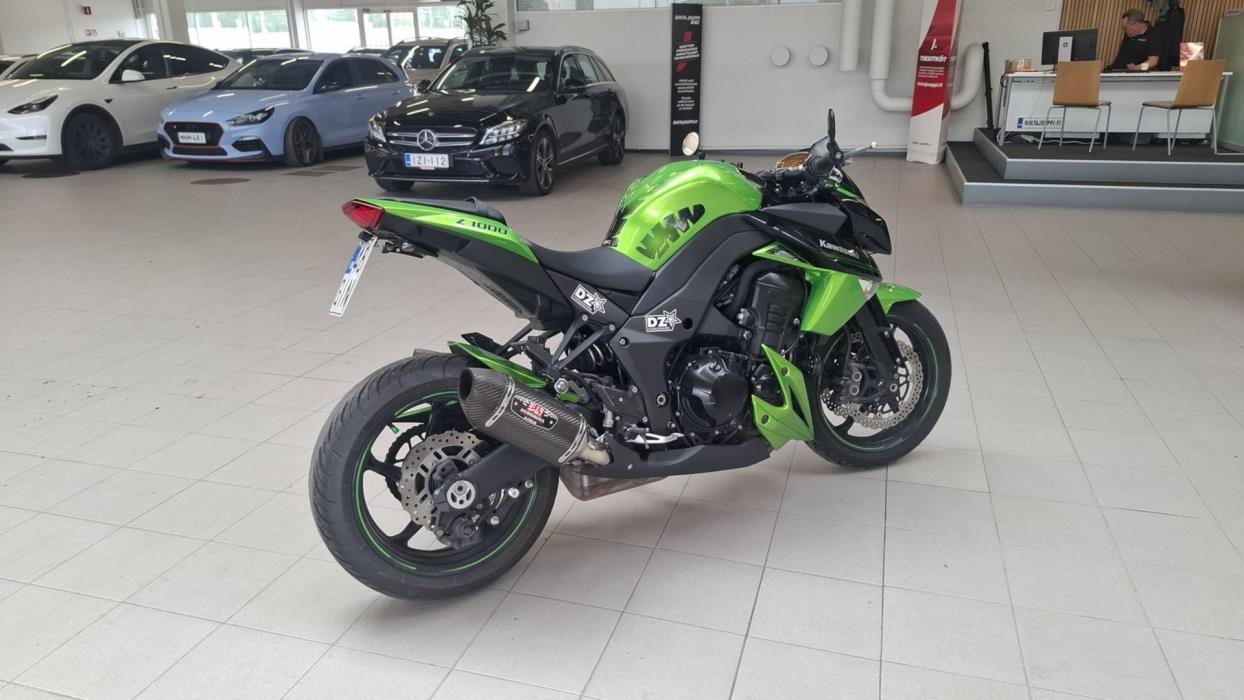 KAWASAKI Z 2011