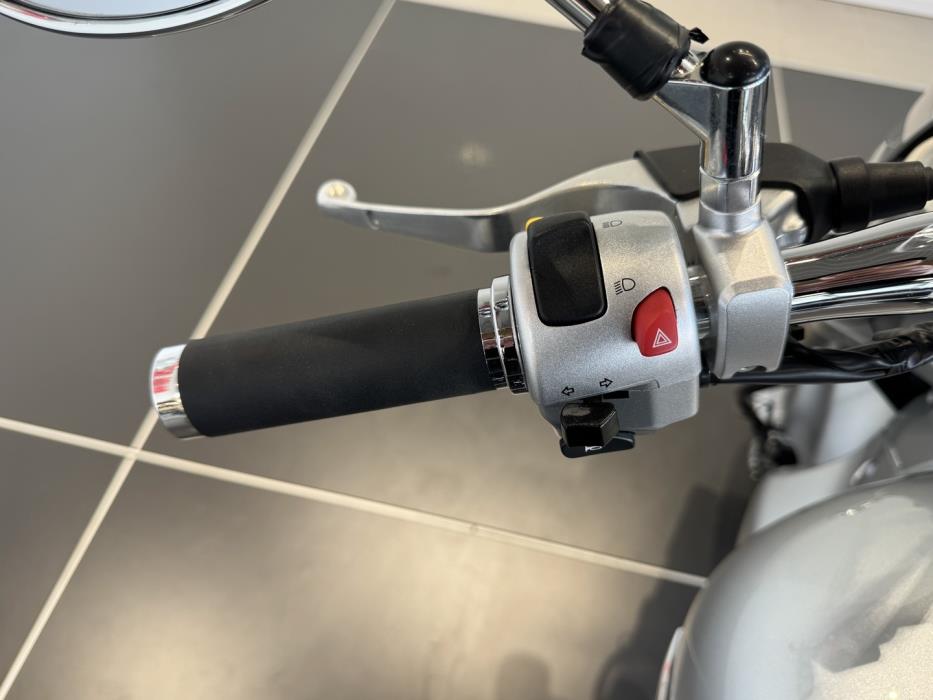 SUZUKI INTRUDER 2010