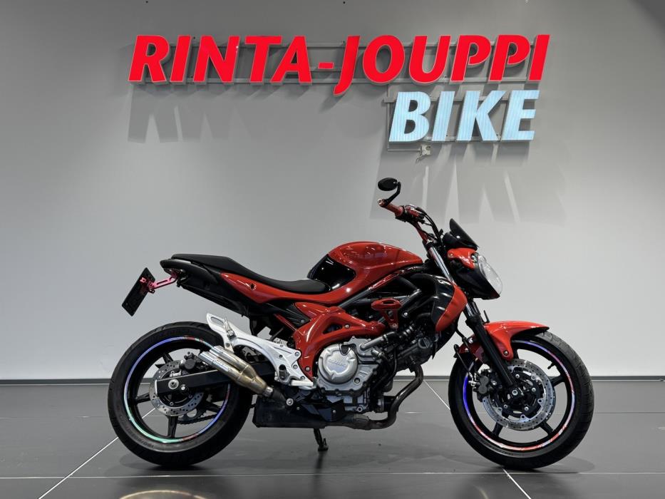 SUZUKI SFV 650 GLADIUS 2010