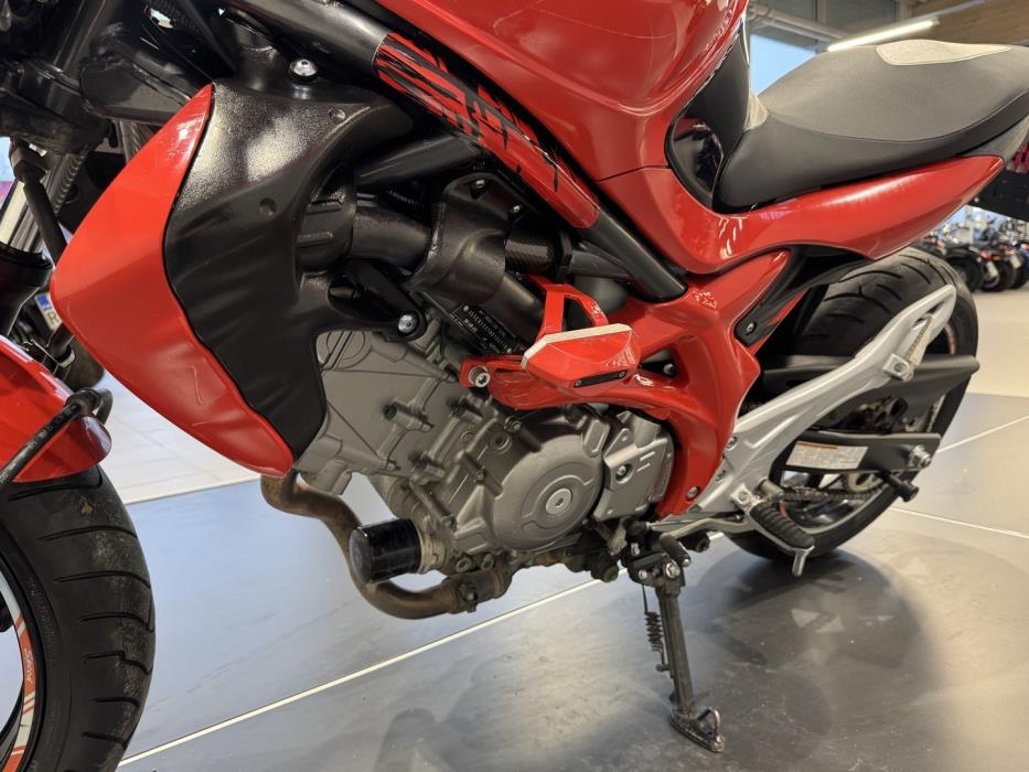 SUZUKI SFV 650 GLADIUS 2010
