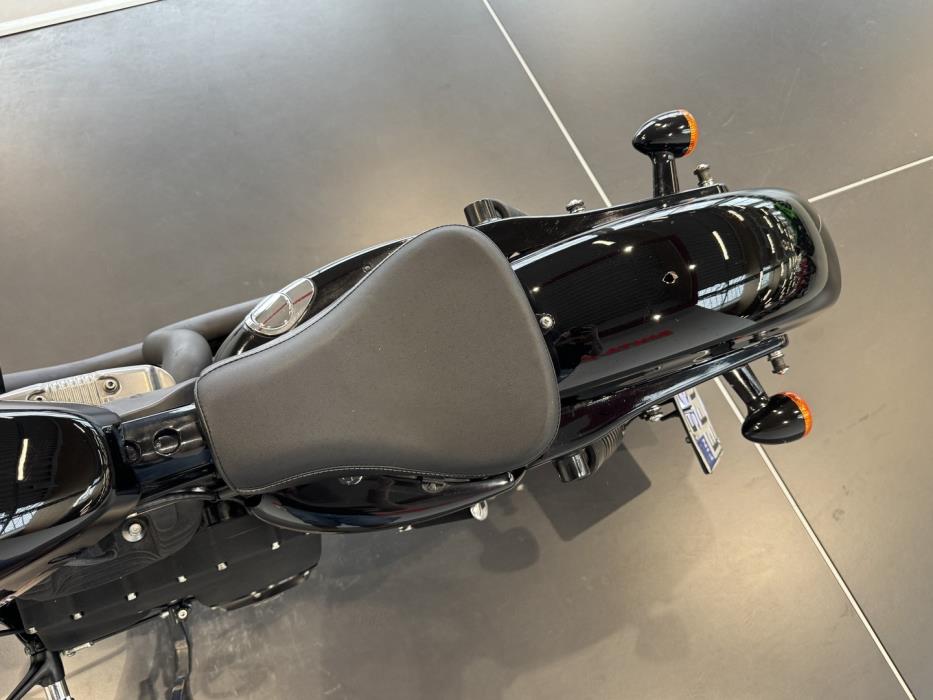 HARLEY-DAVIDSON Sportster 2013