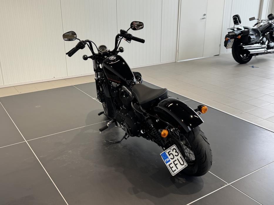 HARLEY-DAVIDSON Sportster 2013