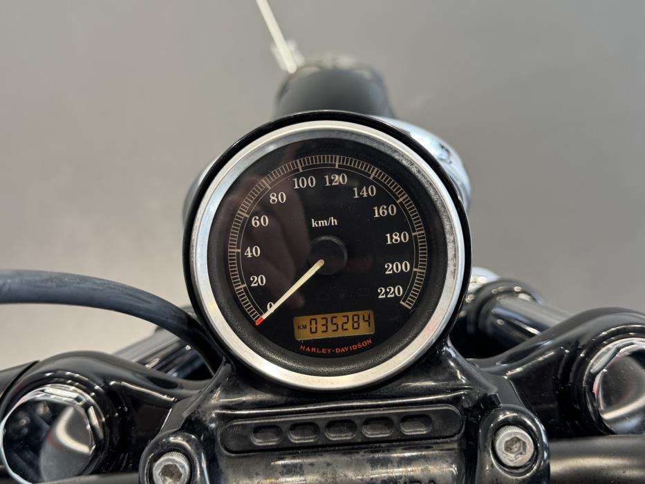 HARLEY-DAVIDSON Sportster 2013