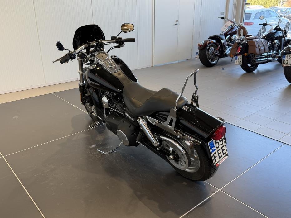 HARLEY-DAVIDSON DYNA 2012