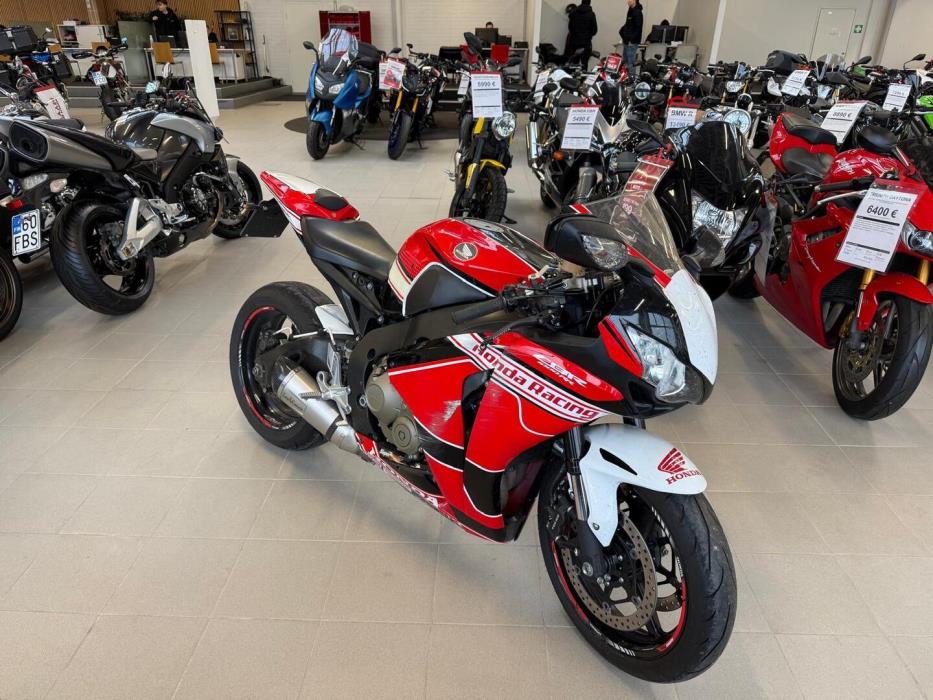 HONDA CBR 2010