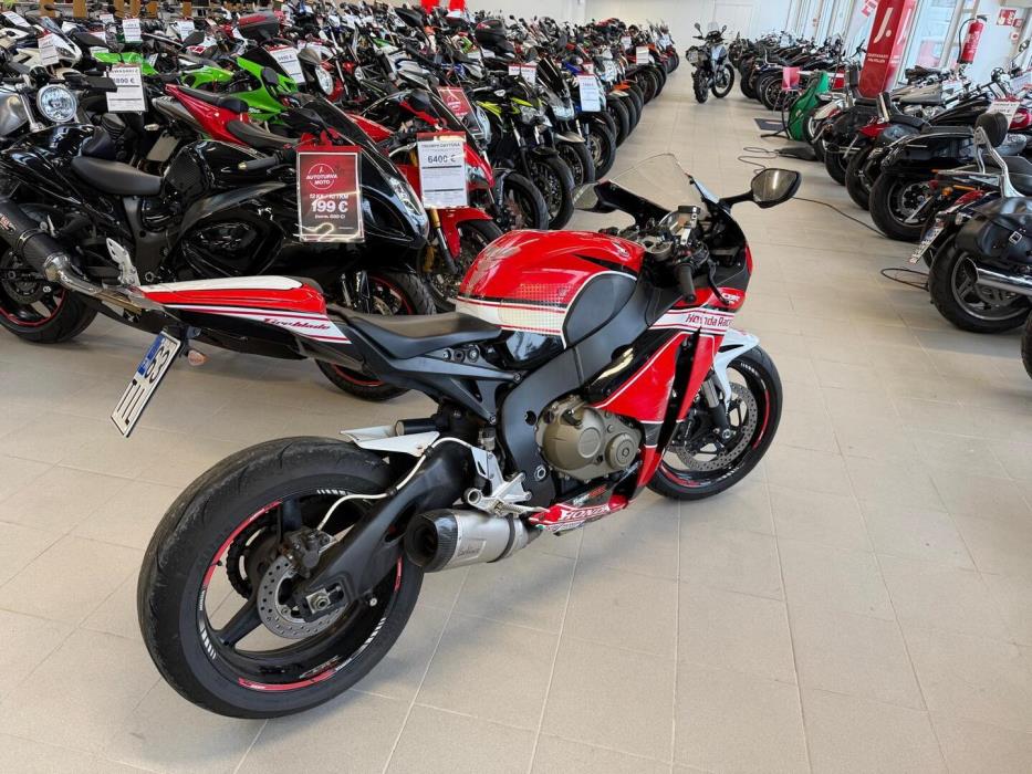 HONDA CBR 2010