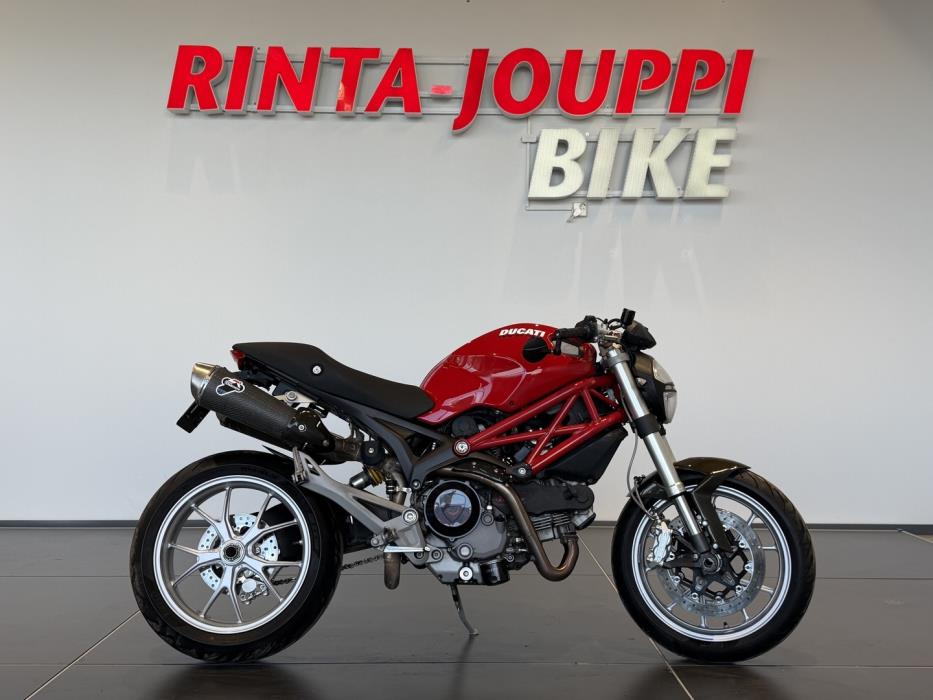 DUCATI MONSTER 2011