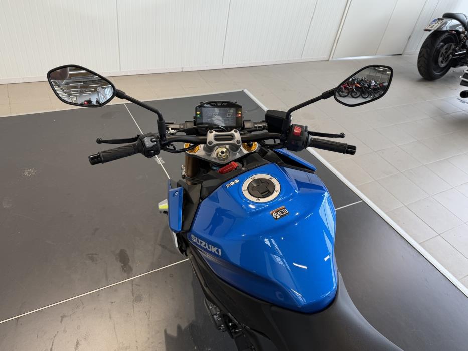 SUZUKI GSX-S 2023