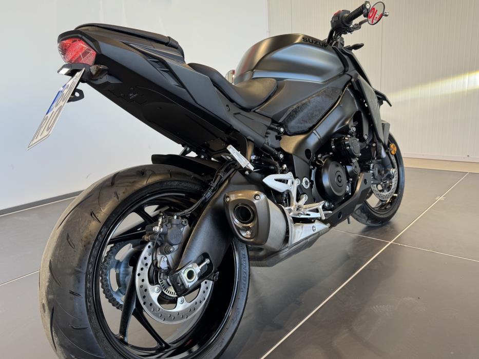 SUZUKI GSX-S 2023