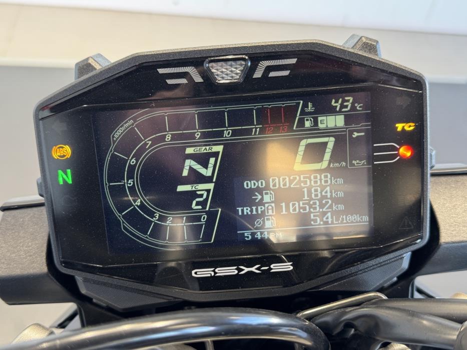 SUZUKI GSX-S 2023
