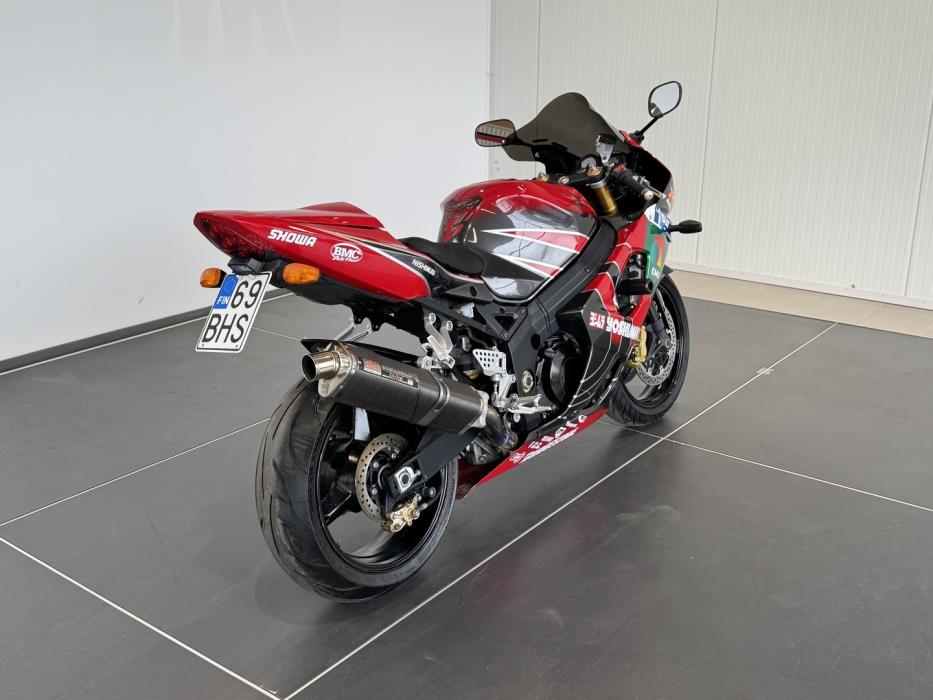 SUZUKI GSX-R 2003