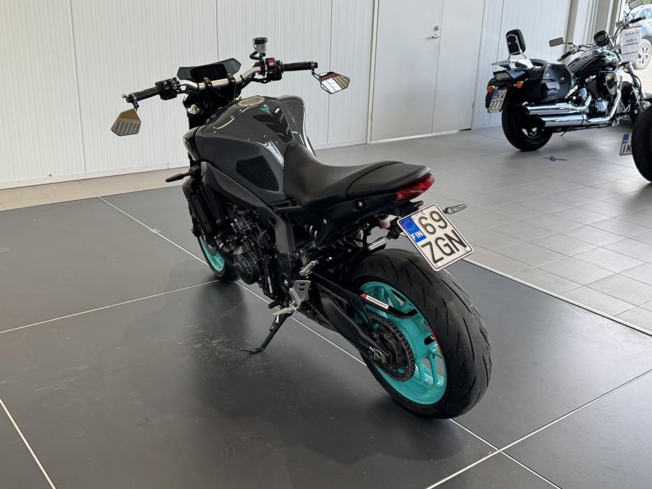 YAMAHA MT-09 2023