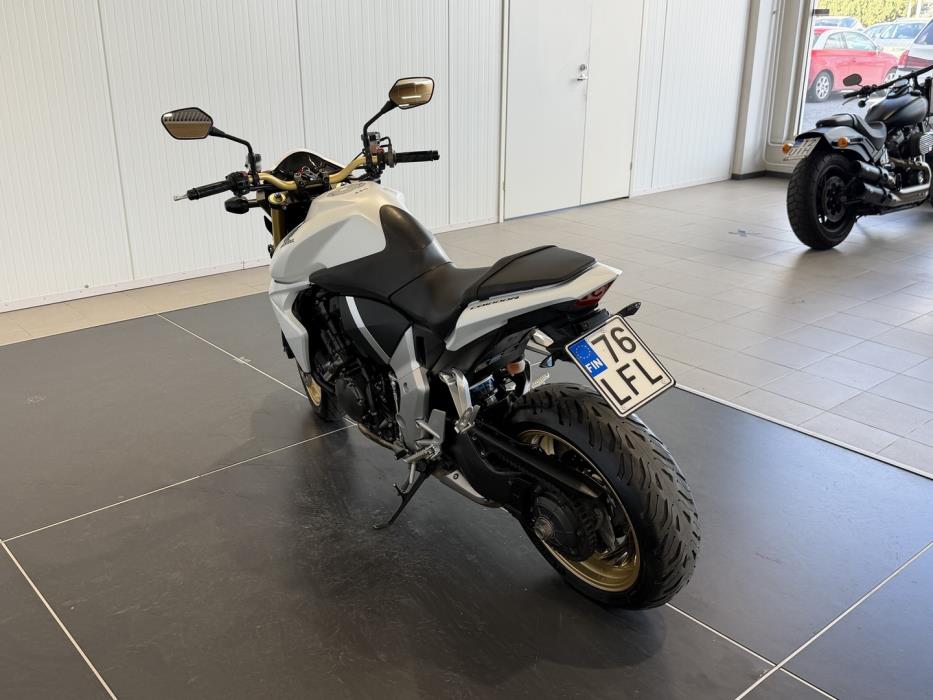 HONDA CB 2013