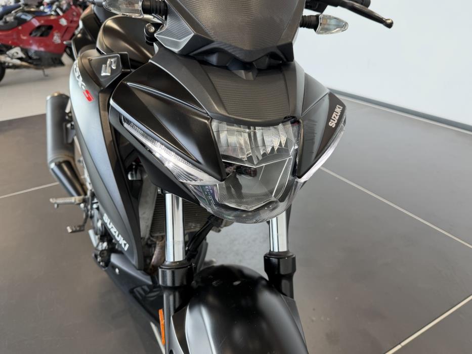 SUZUKI GSX-S 2017
