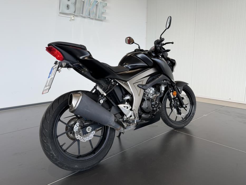 SUZUKI GSX-S 2017