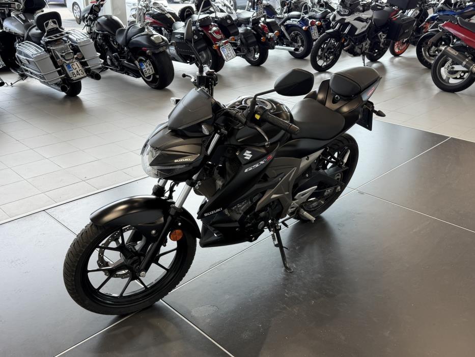 SUZUKI GSX-S 2017