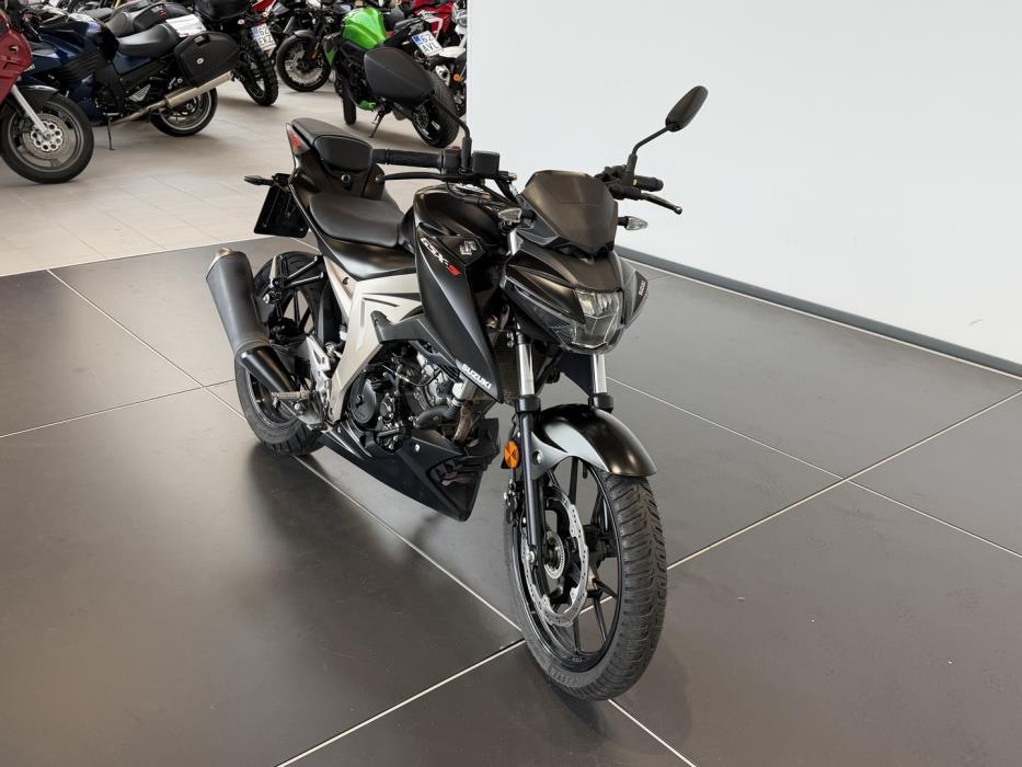 SUZUKI GSX-S 2017