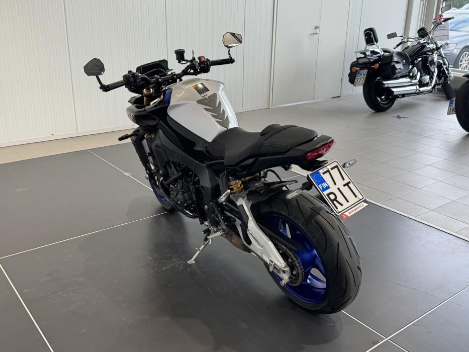 YAMAHA MT-10 2022