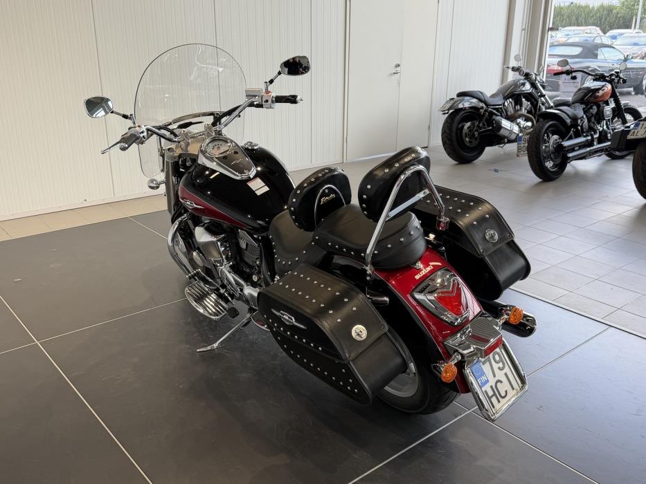 SUZUKI INTRUDER 2010