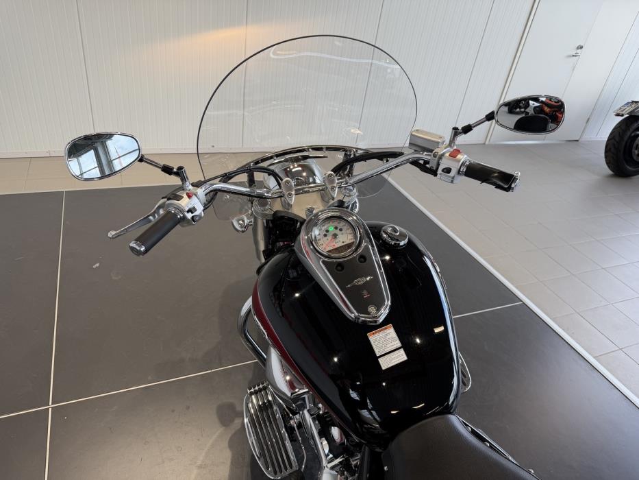 SUZUKI INTRUDER 2010