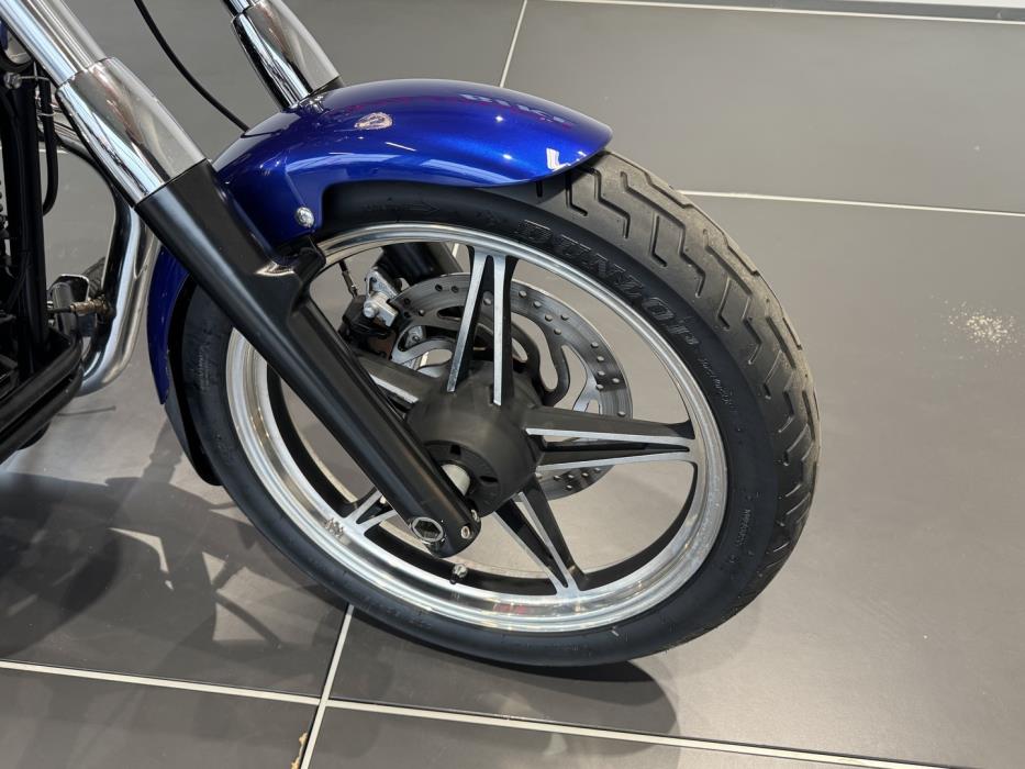 TRIUMPH SPEEDMASTER 2013