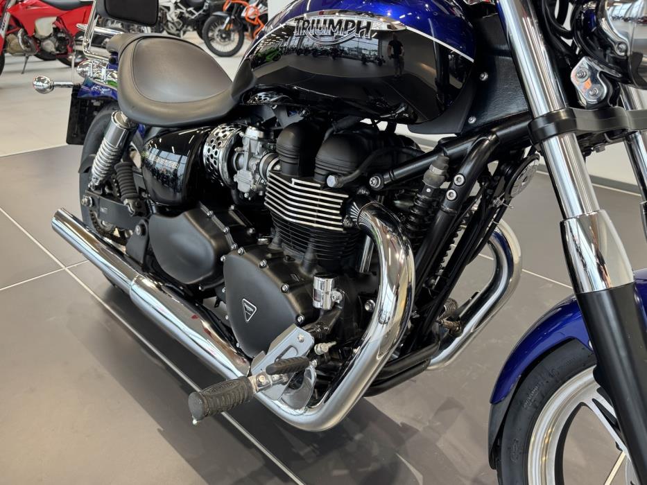 TRIUMPH SPEEDMASTER 2013