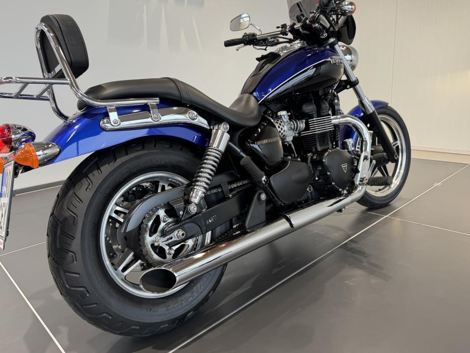TRIUMPH SPEEDMASTER 2013