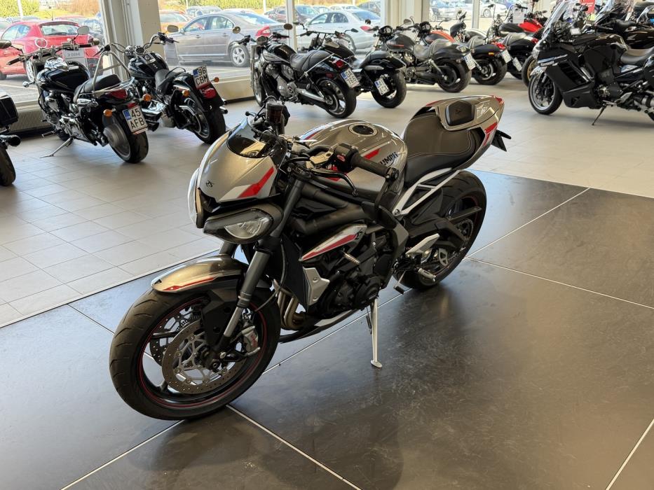 TRIUMPH STREET TRIPLE 2020
