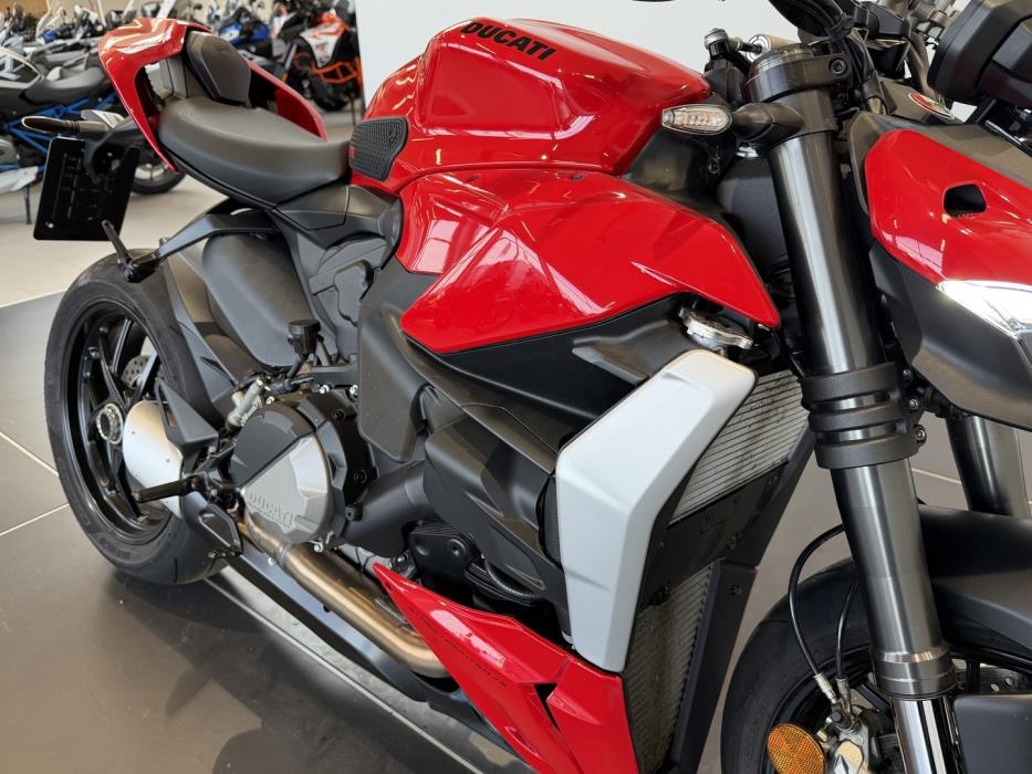 DUCATI STREETFIGHTER 2022