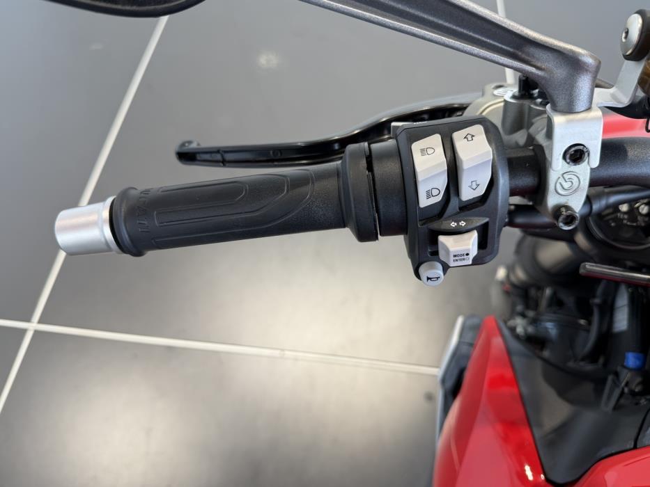 DUCATI STREETFIGHTER 2022