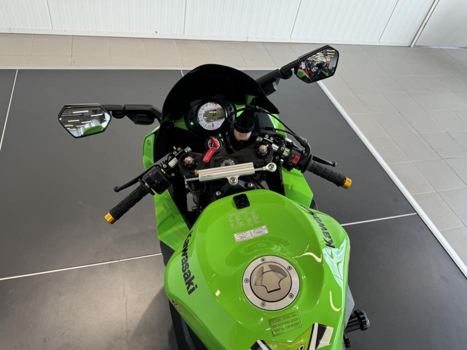 KAWASAKI ZX-10R 2010