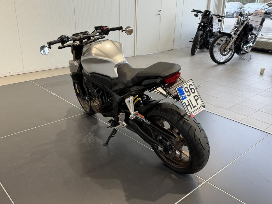 HONDA CB 2020