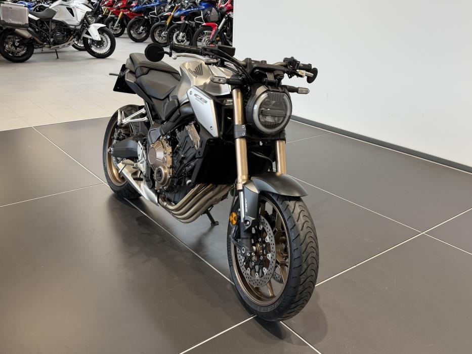HONDA CB 2020