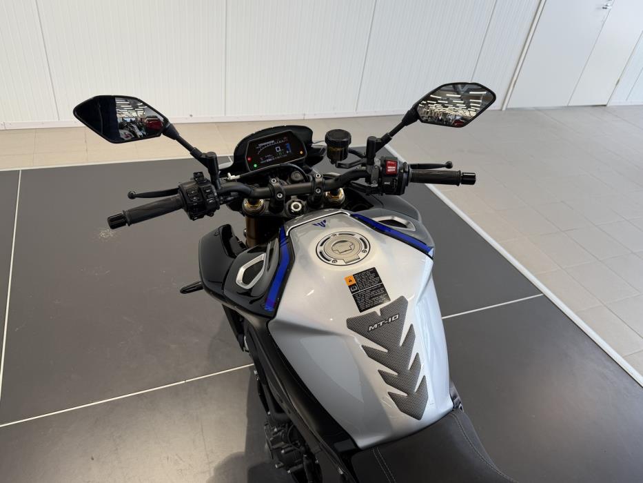 YAMAHA MT-10 2023