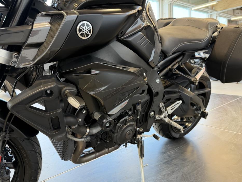 YAMAHA MT-10 2018