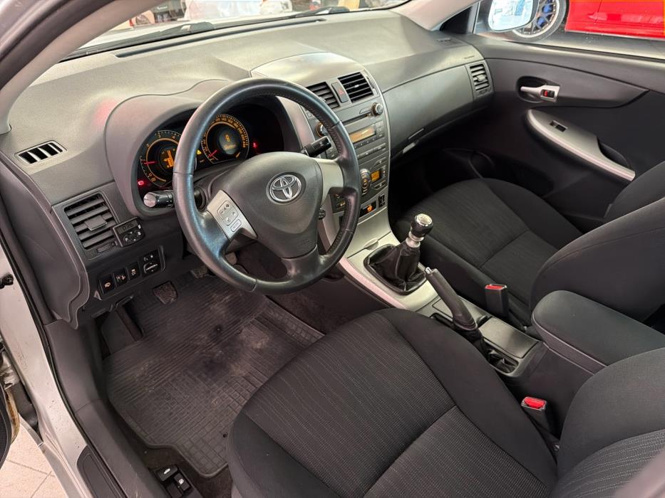 TOYOTA Corolla 2009
