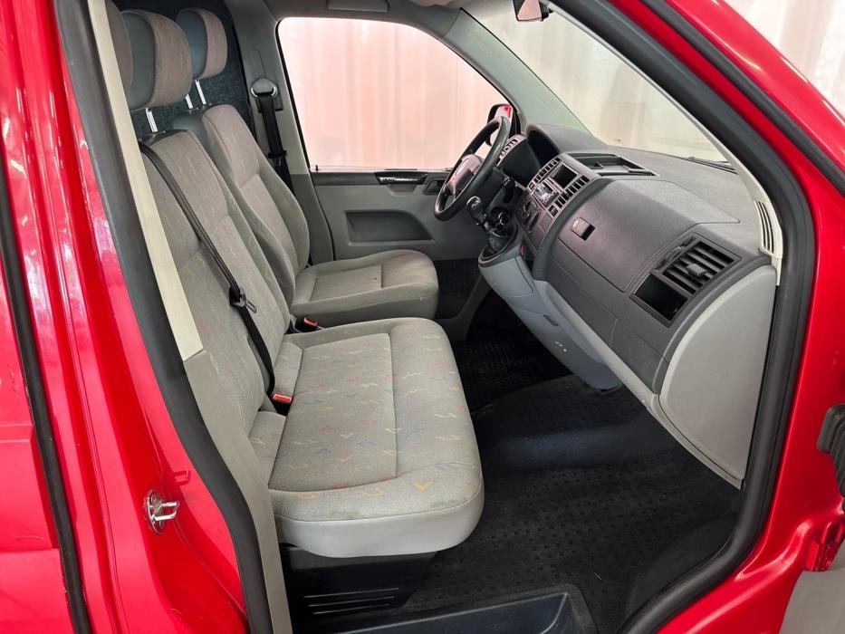 VOLKSWAGEN Transporter 2006