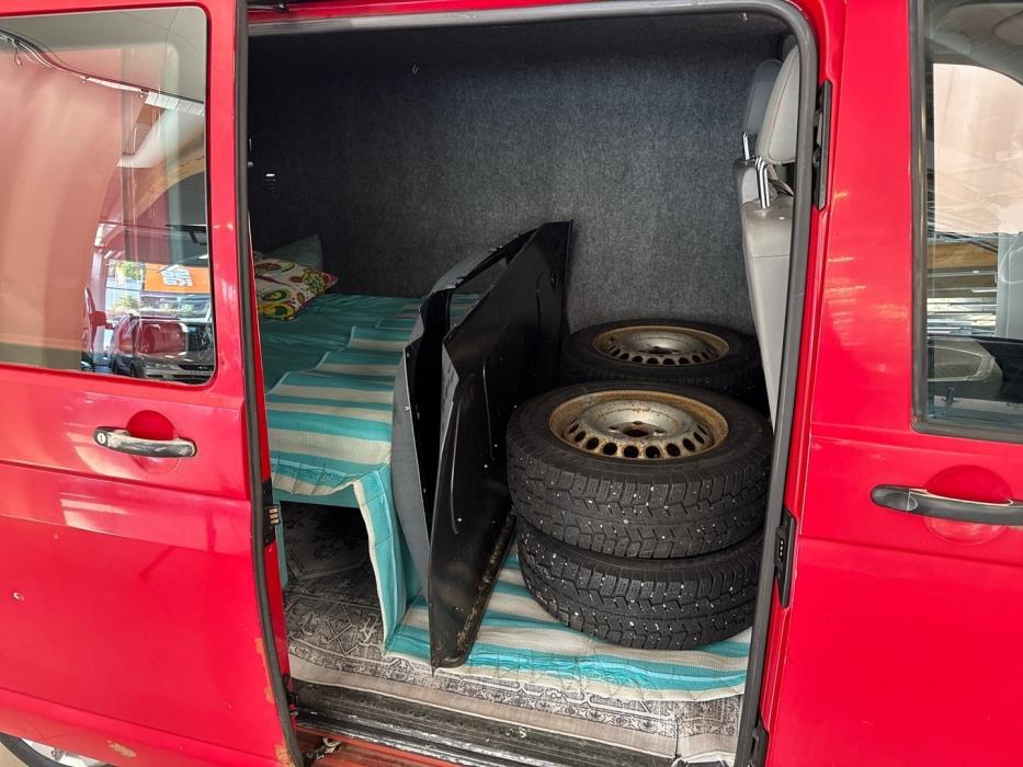 VOLKSWAGEN Transporter 2006