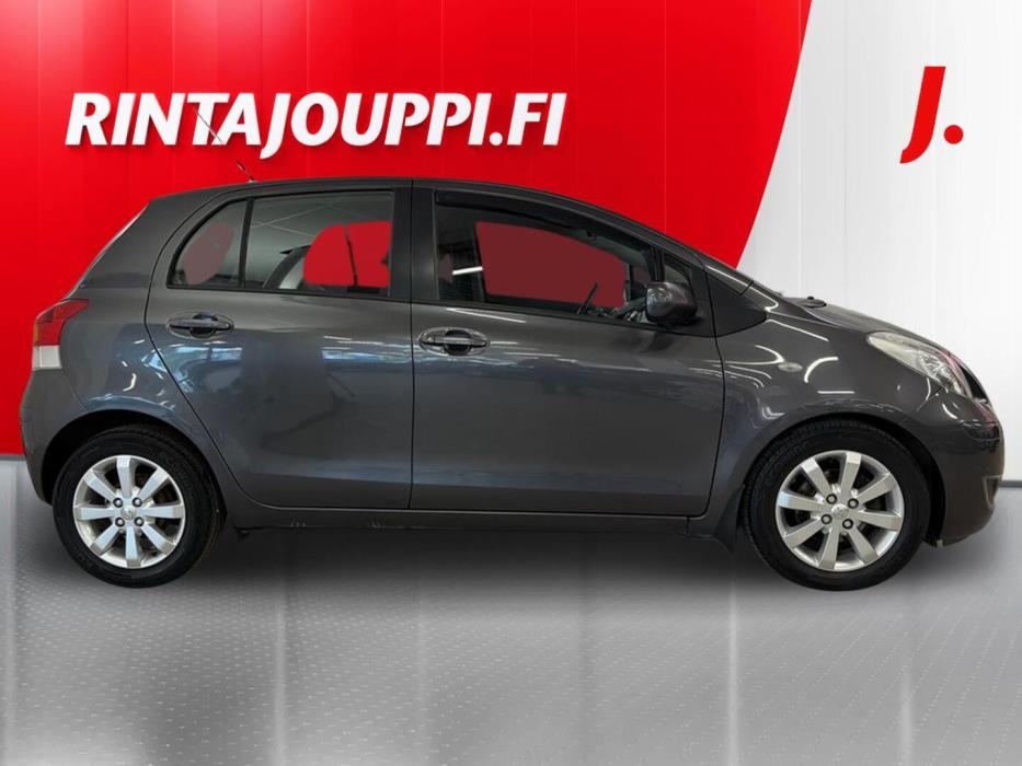 TOYOTA Yaris 2009