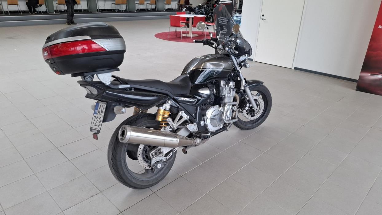YAMAHA XJR 2008