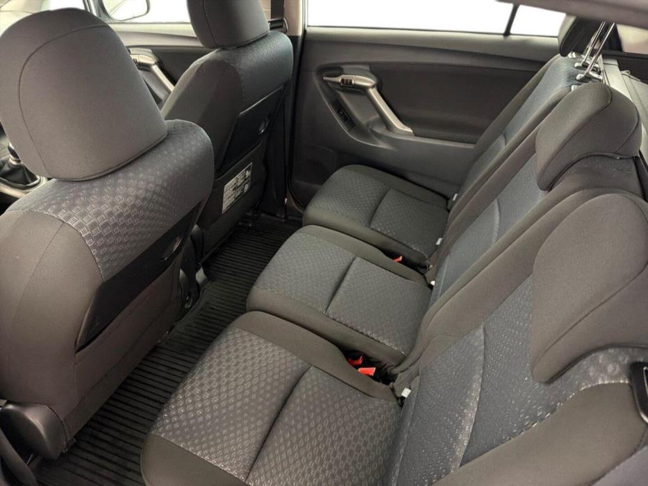 TOYOTA Verso 2010